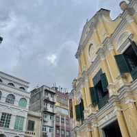 จัตุรัสเซนาโด้ Senado Square