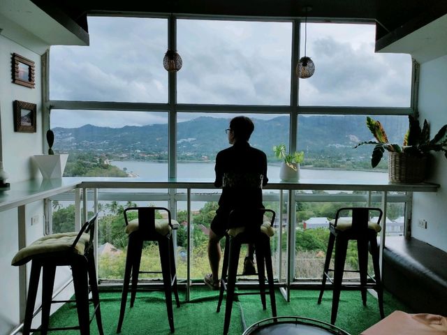 คาเฟ่ เดอะ ฮิลล์ Cafe the Hill