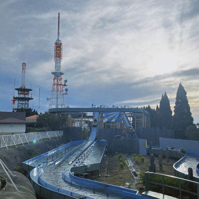   山頂驚喜～生駒山上遊樂園 🎢🏞️🎡