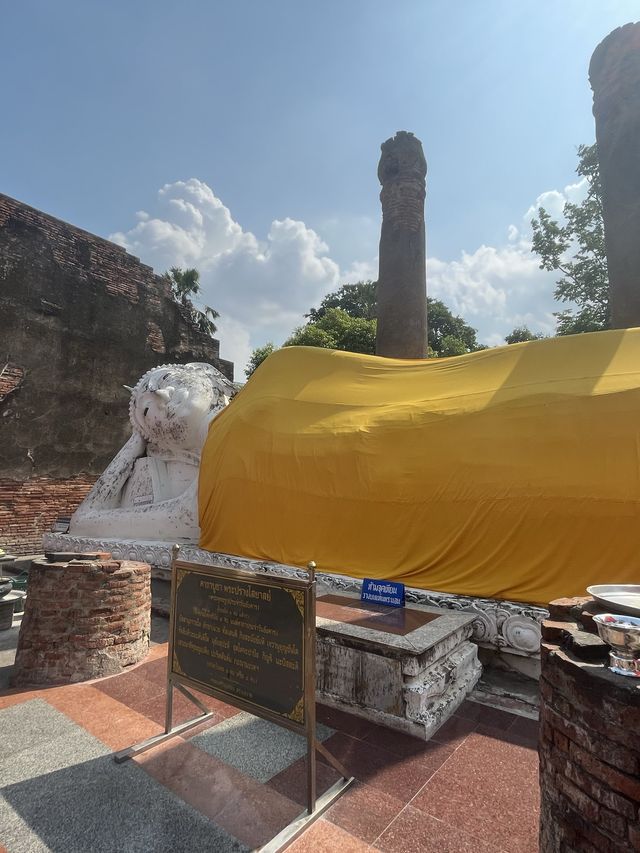 a day trip on the Ancient Ruins of Ayutthaya