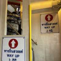 กราบสักการะวัดสระเกศราชวรวิหาร (วัดภูเขาทอง)