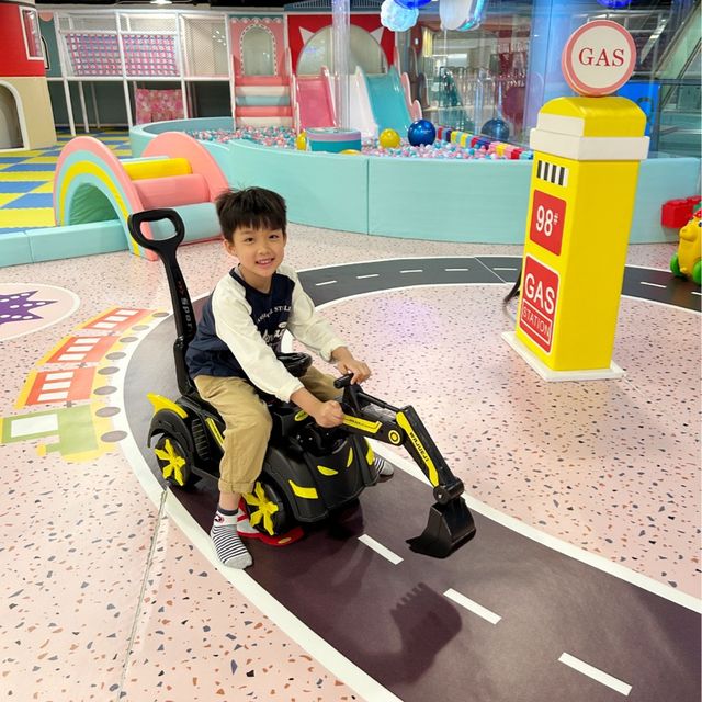 【 超開揚又多野玩的兒童室內遊戲室 】 