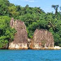 Boat tour in Singapore sea