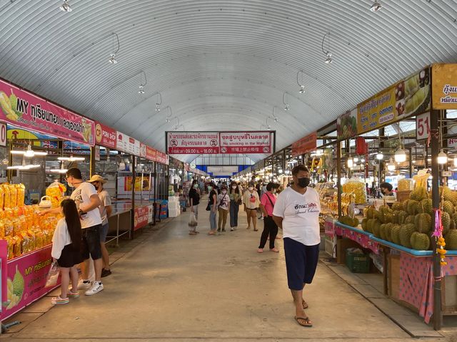 ตลาดกลางผลไม้ตะพง
