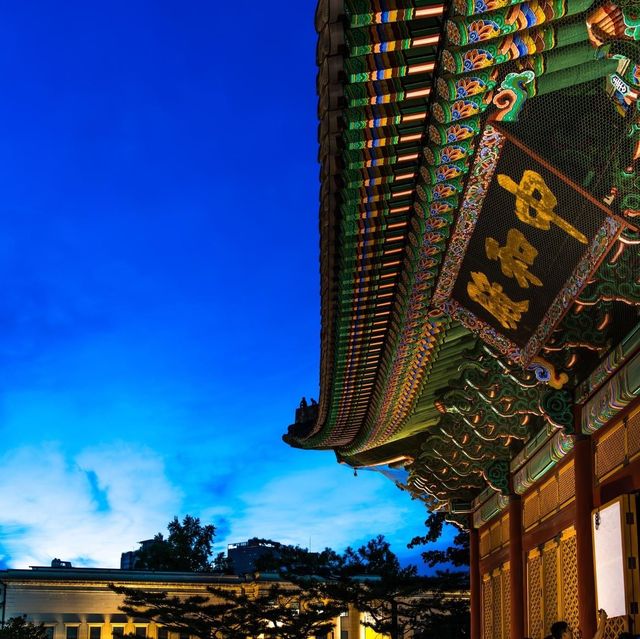 TheBest night view of Deoksugung Palace