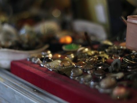 インドネシア】ソロの骨董品市場で掘り出し物を探そう！ | Trip.com