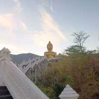 ไหว้พระ หน้าหนาว วัดเขาวงพระจันทร์ ลพบุรี