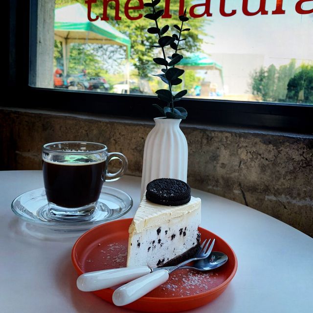 Instagram-able Tower Cafe in Chiang Mai 🏰