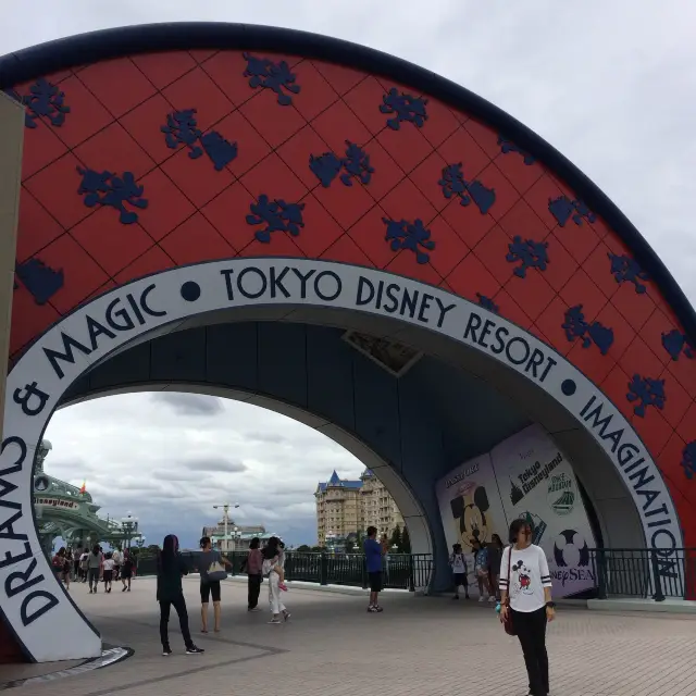 Hello Tokyo Disneyland