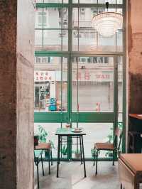懷舊工業風Cafe配高樓底
