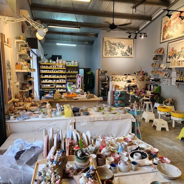 Discovering a hidden pottery studio in JB