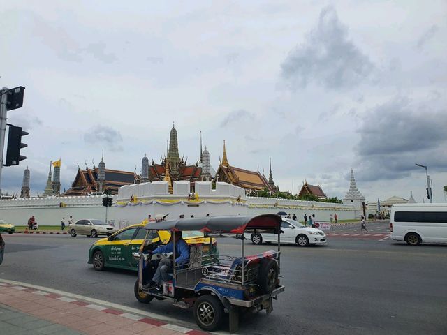 🏡อุโมงหน้าวัดพระแก้ว 