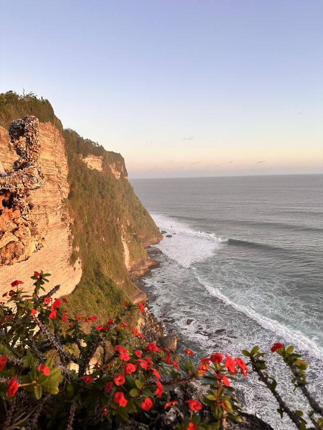 Malini Uluwatu - Where Seafood Delights Meet Breathtaking Sunsets✨🌅