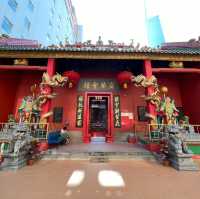 Guan Di Temple: Chinatown's Haven