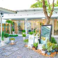 Grand’s Garden Cafe & Eatery