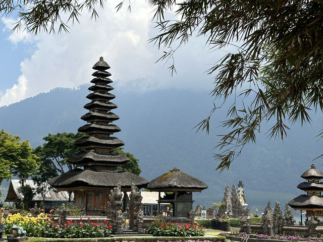 ULUN DANU TEMPLE - Bali