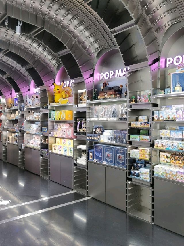 來上海不能錯過的POPMART旗艦店