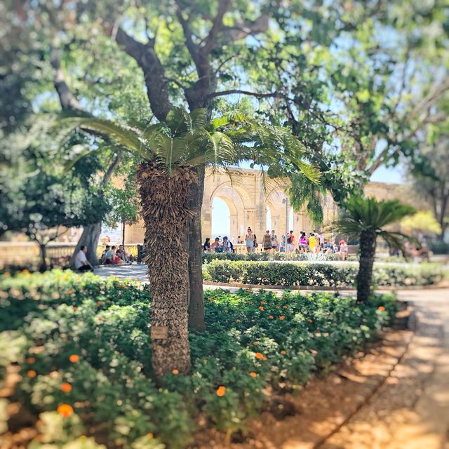 高台の絶景スポットの公園