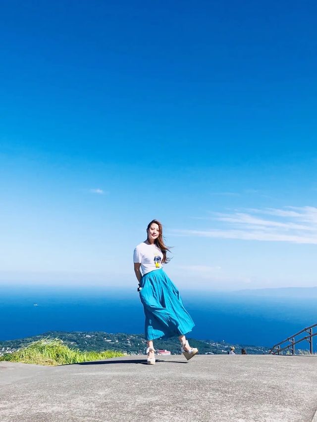 【絶景】晴れた日に行きたい！リフトで登る大室山で空中散歩を楽しむ⛰