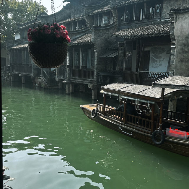 到杭州旅游 一看西湖，二看灵隐