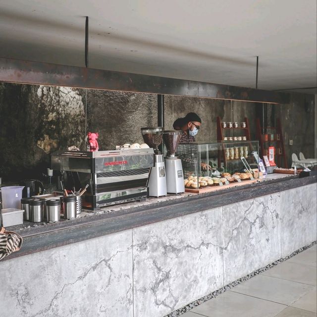 THIS KOPISOP IS BOTH A COFFEE SHOP AND A WORKING SPACE