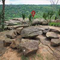 จุดชมวิวผาแดง อช.ตราพระยา