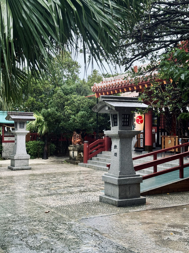 ศาลเจ้านามิโนะอุเอะ (Naminoue Shrine) ที่ Okinawa