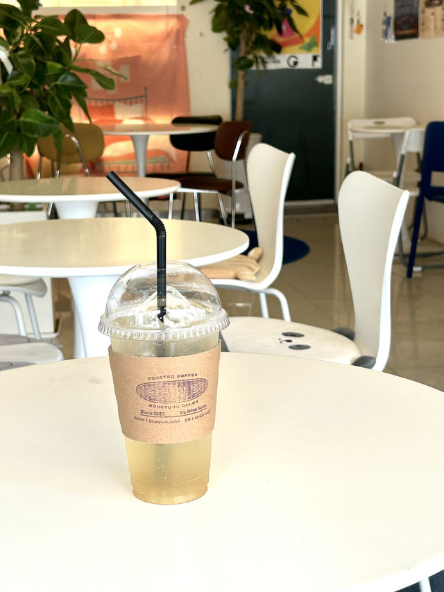 弘大に貸切も出来ちゃう穴場カフェが✨