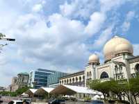 マレーシア　プトラジャヤ観光　荘厳な造りのFederal Court of Malaysia (裁判所)が凄いぞ！