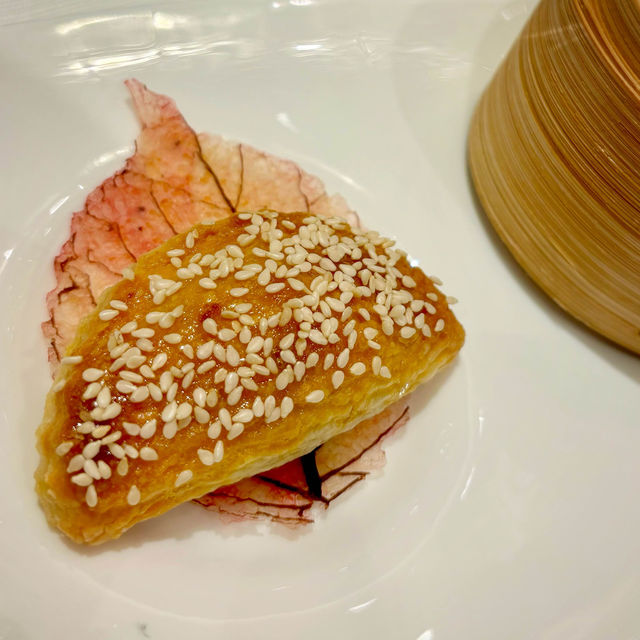 「米芝蓮一星」萬豪金殿：糅合古今精緻粵菜，口碑驚人！