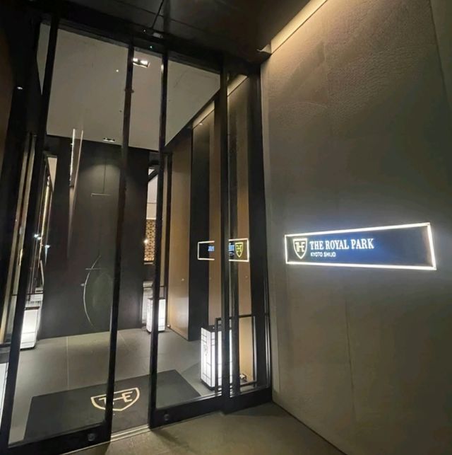 日本京都-四條烏丸站旁的高雅酒店：皇家花園