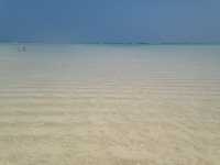 特定の時間のみ海上に現れる幻の砂浜！