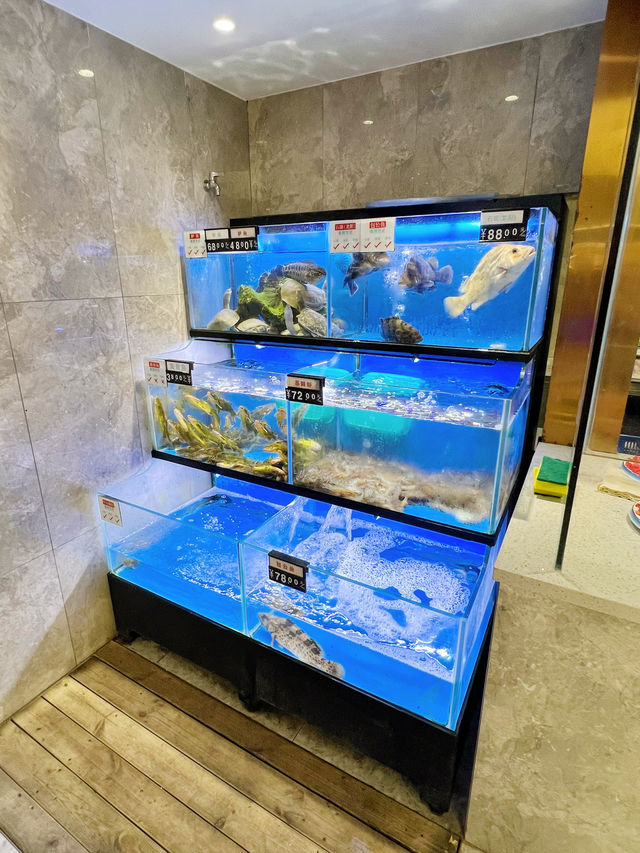 「野妹經典火鍋」新鮮食材，超市型火鍋店