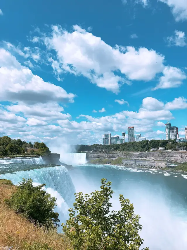 The magnificent Niagara Falls🩵 in the United States.