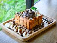 คาเฟ่ในสวนมีน้ำตกร่มรื่น คลอง15 นครนายก