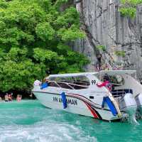 🌊 Enjoy the Natural Beauty of Phi Phi Island🏝️