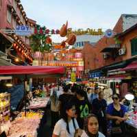 Jonker Street, a good place for shopping and local food experience