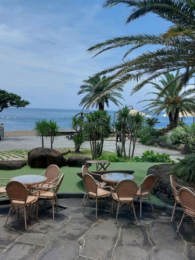 Huge cafe