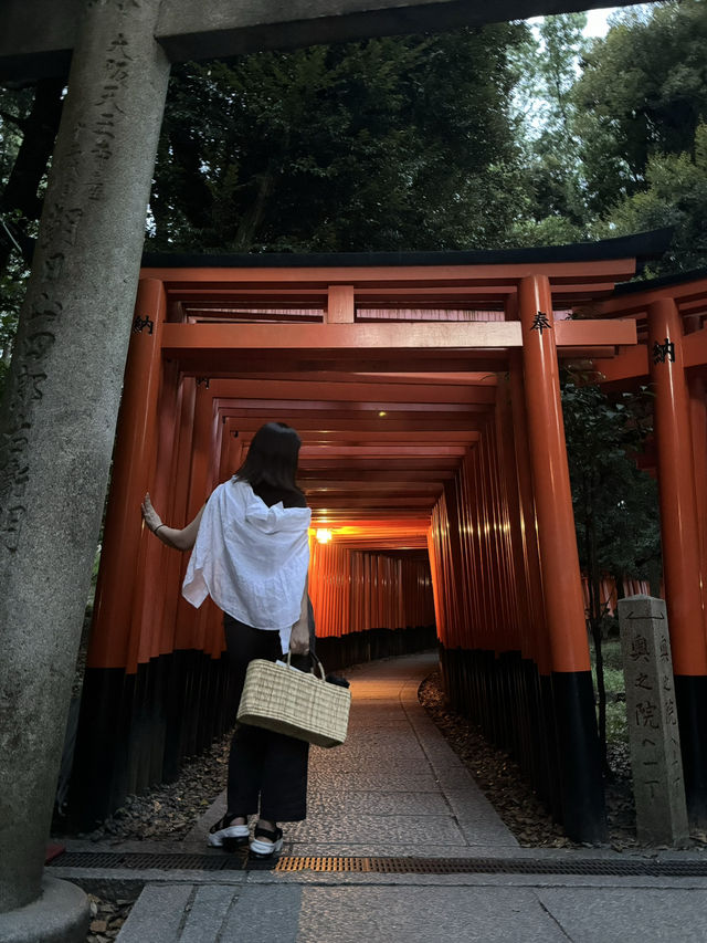 【京都・伏見稲荷】ガイドさんと登る夜の伏見稲荷