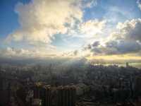 🌇✨ 香港sky100，360度全景欣賞到維多利亞港的美景！ ✨🌇