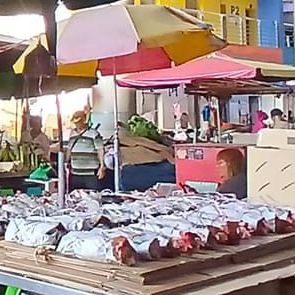 **Sibu Central Market: A Vibrant Hub of Culture and Flavor**