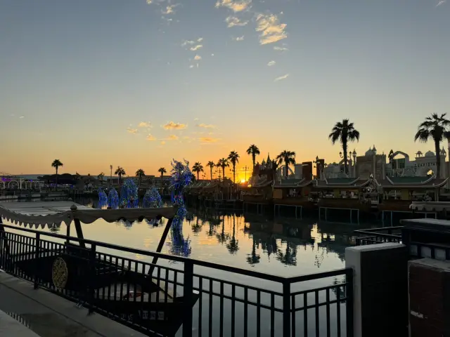 我在杜拜Global Village看到的日落🌄