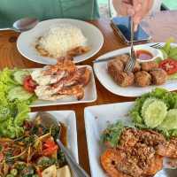  ครัวไต้ก๋ง บางเสร่