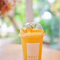 MEET CAFE