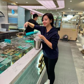 Hong Kong's First Large-Scale Fresh Seafood Hotpot Buffet