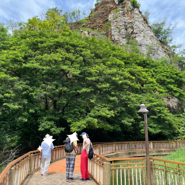 อุทยานหินเขางู ราชบุรี: สวรรค์ของคนรักภูเขาหิน⛰️🐍