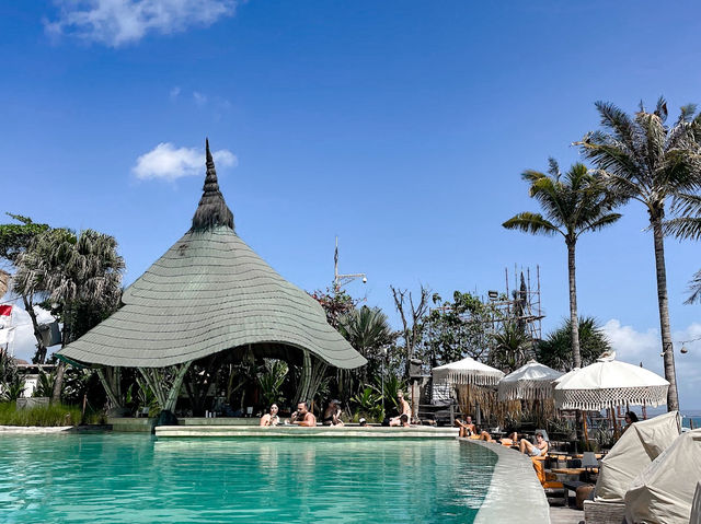 Mari Beach Club
