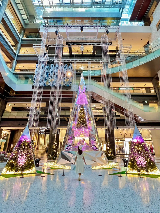 大阪 ❤︎まるで万華鏡🪞✨室内の巨大なクリスマスツリー⭐️ 