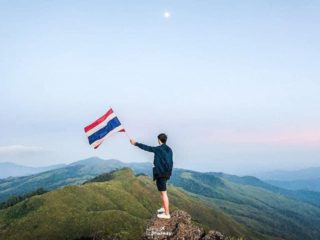 พิชิตยอดดอยภูลังกา สัมผัสทะเลหมอกที่ผาช้างน้อย