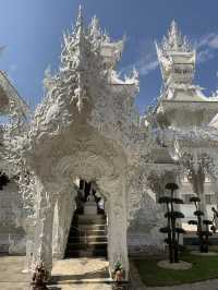 The White Temple: A Dazzling Masterpiece of Art and Spirituality in Chiang Rai